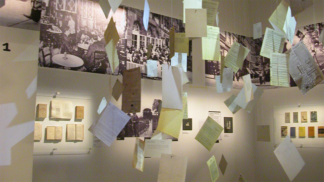 Ausstellungsansicht „Joseph Roth im Exil in Paris 1933 bis 1939“ im Musée d’art et d’histoire du Judaïsme in Paris. Foto: Heinz Lunzer.