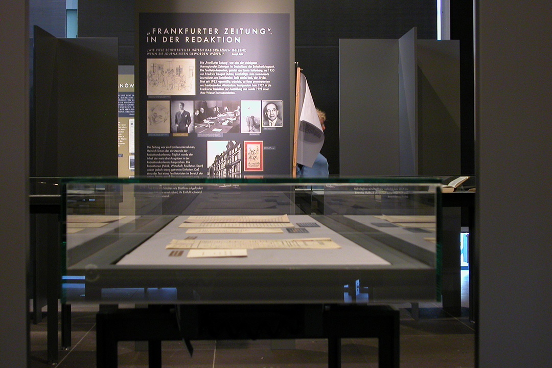 Ausstellungsansicht „So wurde ihnen die Flucht zur Heimat. Soma Morgenstern und Joseph Roth. Eine Freundschaft“ im Deutschen Exilarchiv 1933–1945 der Deutschen Nationalbibliothek, Frankfurt/Main, 2012. © Heinz Lunzer